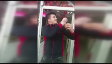 Bu karga çiğ köfteyi çok seviyor