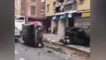 Kontrolden çıkan otobüs ortalığı savaş alanına çevirdi!