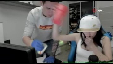 Vlogger, canlı yayında saldırıya uğradı