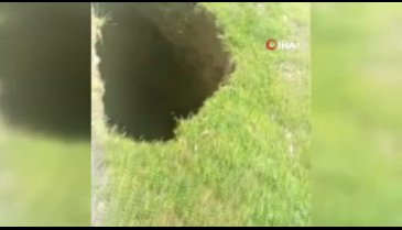 Yol kenarında 12 metre derinliğinde obruk oluştu