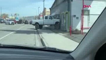 Polis ordusu kurşun yağdırdı...  Gencin rahat tavırları pes dedirtti!
