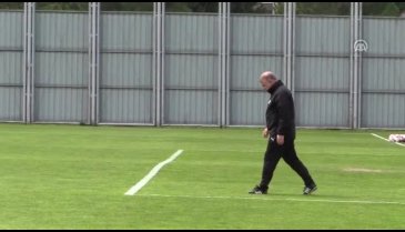 Mesut Bakkal ilk antrenmanına çıktı