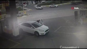 Çek dolu çantayı böyle çaldılar