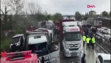 TEM'de zincirleme kaza! Yol ulaşıma kapandı