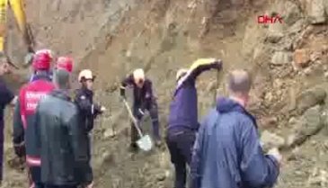 Sakarya'da toprak altında kalan kişi kurtarıldı