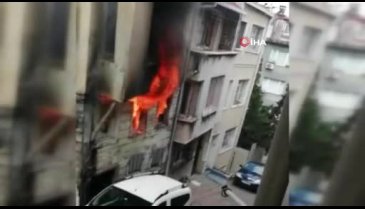 Ahşap binada yangın paniği