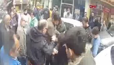 Kendisine çarpan sürücünün durumunu sordu!