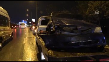 Bursa'da iki otomobil çarpıştı: 4 yaralı