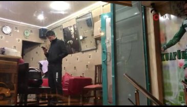 Bursa'da saç tıraşı olurken, silahlı saldırıya uğradılar