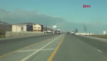 Yolcu otobüsü ile TIR birbirine girdi: Çok sayıda yaralı var