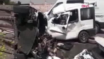İzmir'de feci kaza: 4'ü çocuk 7 ölü