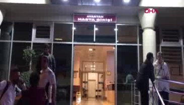Alanyasporlu futbolcuları taşıyan minibüs devrildi: 7 yaralı