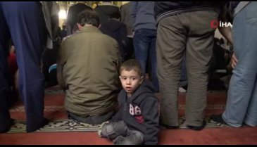 Bursa'da ilk teravih namazında camiler doldu taştı