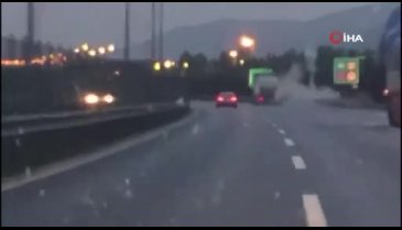 Kaza yapan otomobilin hız kadranı 200'de takılı kaldı