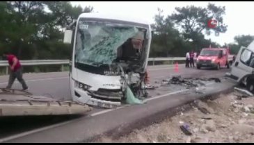 Antalya'da trafik kazası: 1 ölü,15 yaralı
