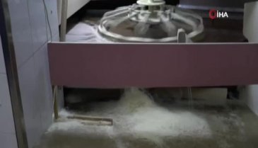 İftar sofralarının vazgeçilmez tatlısı kadayıf dolması
