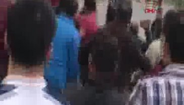 Kaza sonrası çıkan kavgada polis tarafları böyle ayırdı