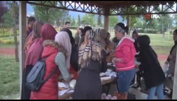 Hayalini kurdukları karavanı inşa edip Türkiye turuna çıkan çift Bursa'da
