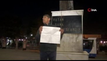 Kendini Atatürk heykeline zincirledi! "Yardım değil iş istiyorum"
