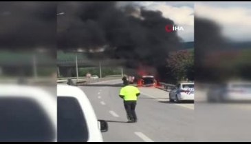 Bursa'da kamyonet alev alev yandı