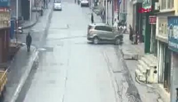 El frenini çekmeyi unuttu sokak savaş alanına döndü!
