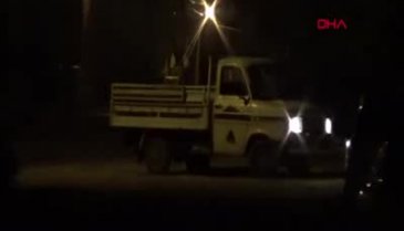 Bursa'da davulcu, kamyonetle sokak sokak geziyor