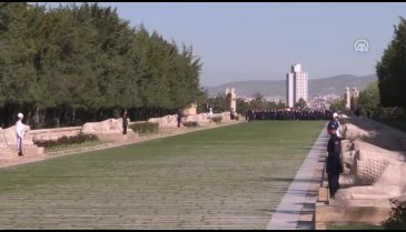 Bakan Kasapoğlu'ndan Anıtkabir'e ziyaret