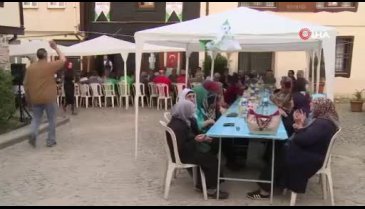 Osmangazi Belediye Başkanı Dündar, iftar yemeği dağıttı