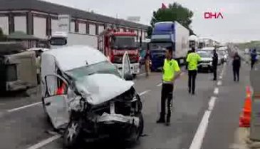 Çekiciyle araç çarpıştı! 1'i ağır 2 yaralı