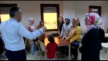 Bursa'da havuzlar minik kulaçlarla şenlendi