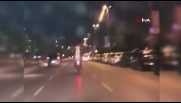 Motosikletli genç kızdan korkutan yolculuk
