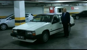 Bahçeli, klasik aracıyla Ankara'da tura çıktı