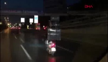 Motosikletlinin bu görüntüsü şaşkınlık yarattı