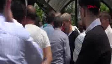 Bursa'da AK Parti'li yöneticinin kalp krizinden ölen oğlu, toprağa verildi