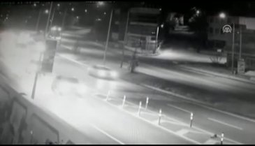 Yalova'da tanker devrildi: 1 yaralı