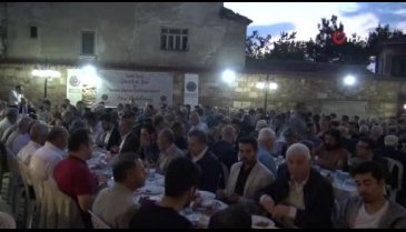 Numan Kurtulmuş Bursa'da Birlik Vakfı iftarına katıldı