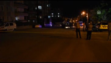 Karşılıklı balkonlardan birbirlerine ateş ettiler!