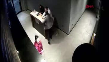 Patrondan personele "ayağa kalkmadın" dayağı