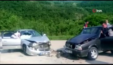 Bursa'da kafa kafaya çarpıştılar: 3'ü çocuk 5 yaralı
