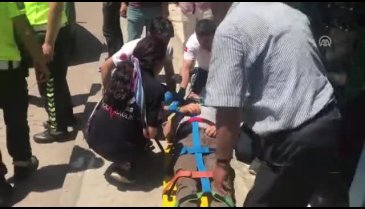 Bursa'da şüpheliyi kovalayan polis aracı yayalara çarptı: 5 yaralı