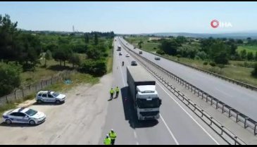Bursa İl Emniyet Müdürlüğü'nden 'Karnemi dolduruyorum, trafiğe güvenle çıkıyorum' kampanyasıyla ilgili bilgilendirme