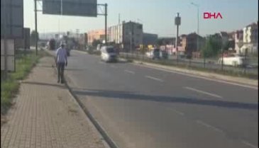 Bursa'da trafikte tartıştığı sürücü tarafından ayağından vuruldu