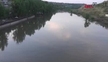 Dicle Nehri'nde iki ayrı olayda can pazarı! 7 çocuk kurtarıldı, 1 kişi kayıp