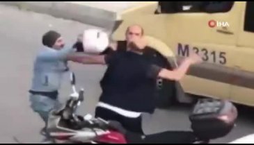 Tartıştığı adamın başına kaskla vurdu