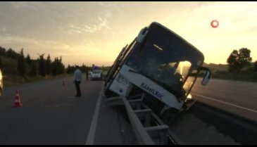 Bursa'da yolcu otobüsü kaza yaptı: 40 yolcu ölümden döndü