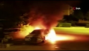 Kundaklanan otomobil alev topuna döndü