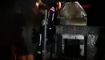 Bursa İnegöl'deki tarihi handa yangın çıktı