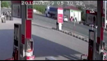 2 kişinin hayatını kaybettiği kaza böyle görüntülendi