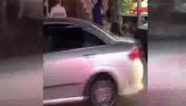 Esenyurt'ta iki ailenin kavgasında kalaslı saldırı