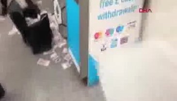 Metro istasyonundaki Bitcoin ATM'si para saçtı
